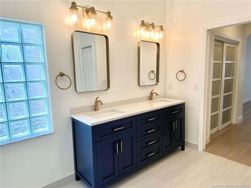 LAKE LUCIE ESTATES - Residential Lease