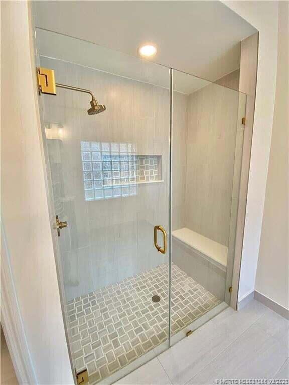 LAKE LUCIE ESTATES - Residential Lease