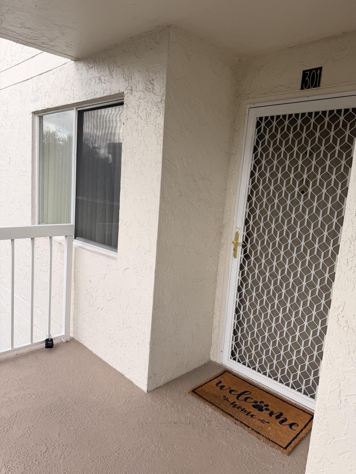 FOUNTAINVIEW @ spring LKS COND DECL FILED 3-1-90 - Residential Lease