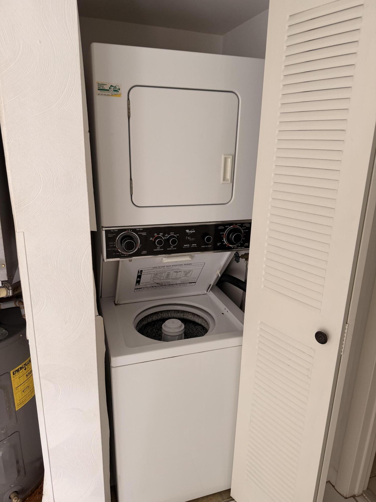 FOUNTAINVIEW @ spring LKS COND DECL FILED 3-1-90 - Residential Lease