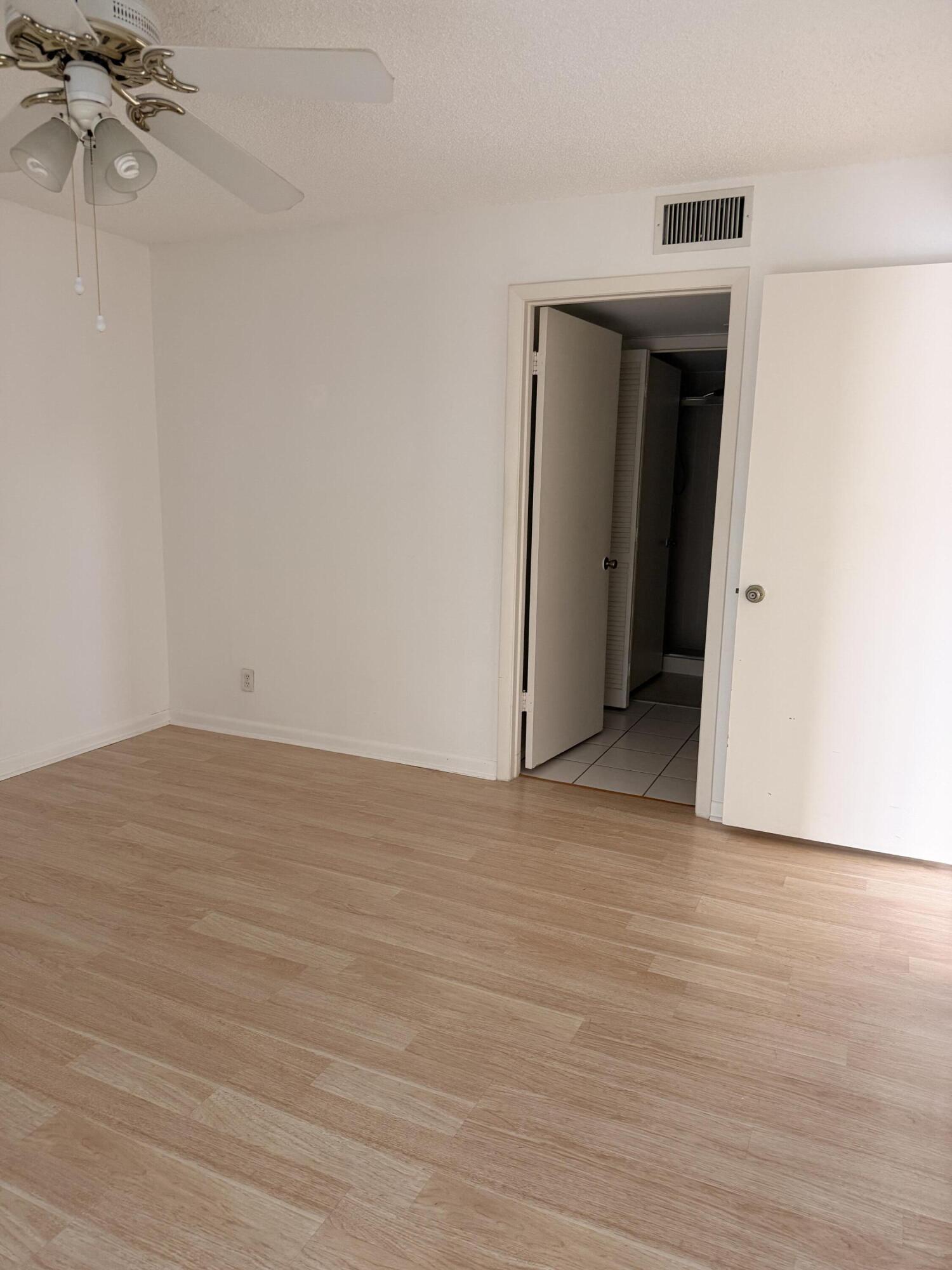 FOUNTAINVIEW @ spring LKS COND DECL FILED 3-1-90 - Residential Lease