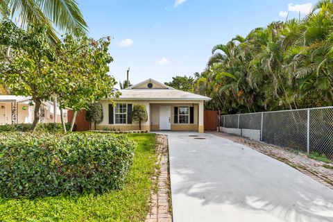 1056 Peak Road Lake Worth FL 33462