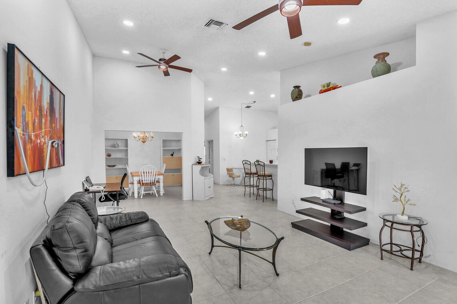 TUSCANY BAY - Residential Lease