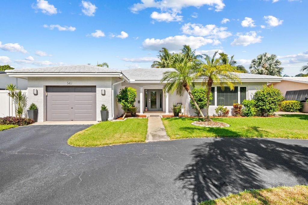 Photo of 541 NE 26th Avenue, Pompano Beach, FL 33062 (MLS # F10554286)