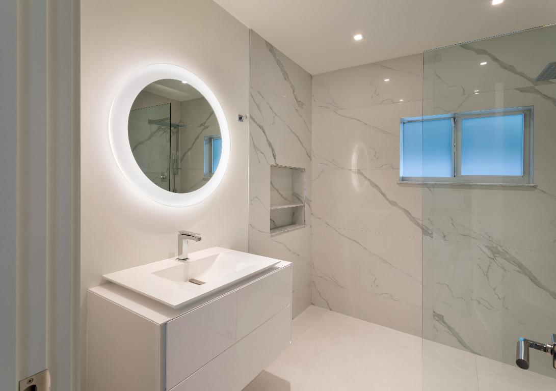 LAKE ROGERS ISLE UNIT E - Residential