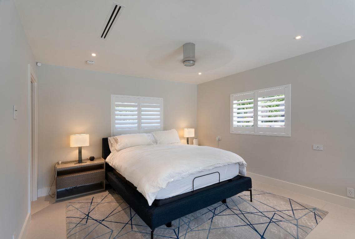 LAKE ROGERS ISLE UNIT E - Residential