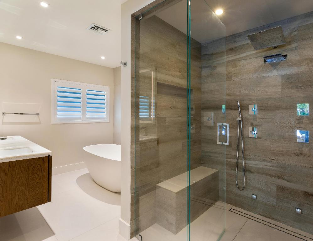 LAKE ROGERS ISLE UNIT E - Residential