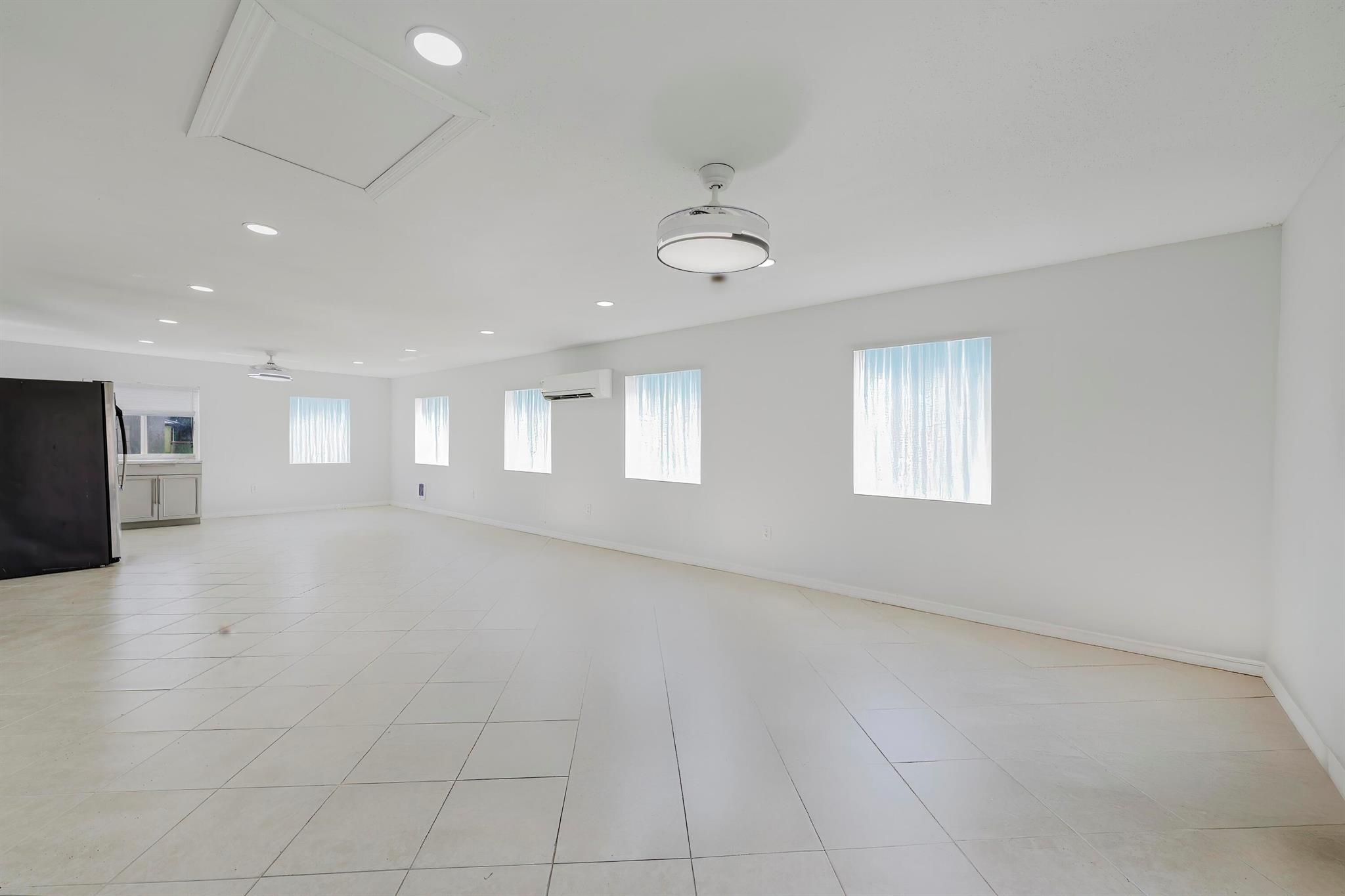 FOURTH  REPLAT OF PORTOFI - Residential