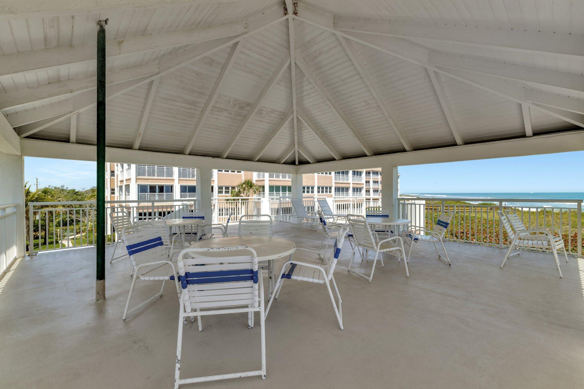 HUTCHINSON HOUSE CONDO - Residential