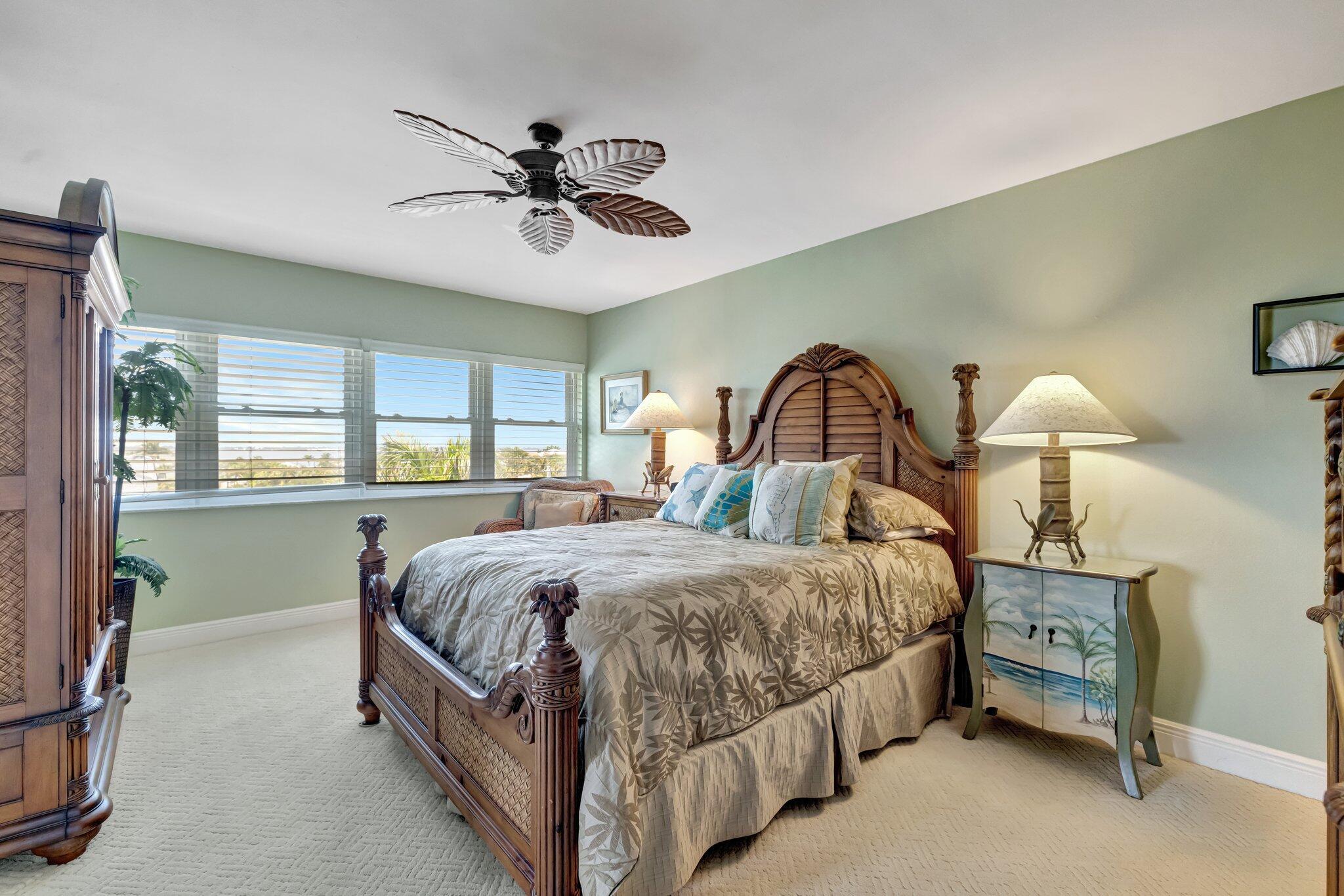 HUTCHINSON HOUSE CONDO - Residential
