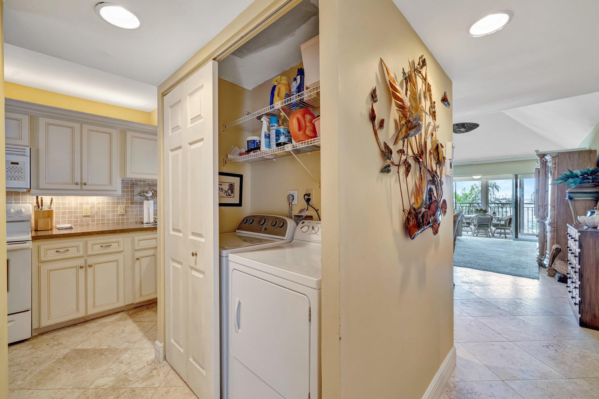 HUTCHINSON HOUSE CONDO - Residential