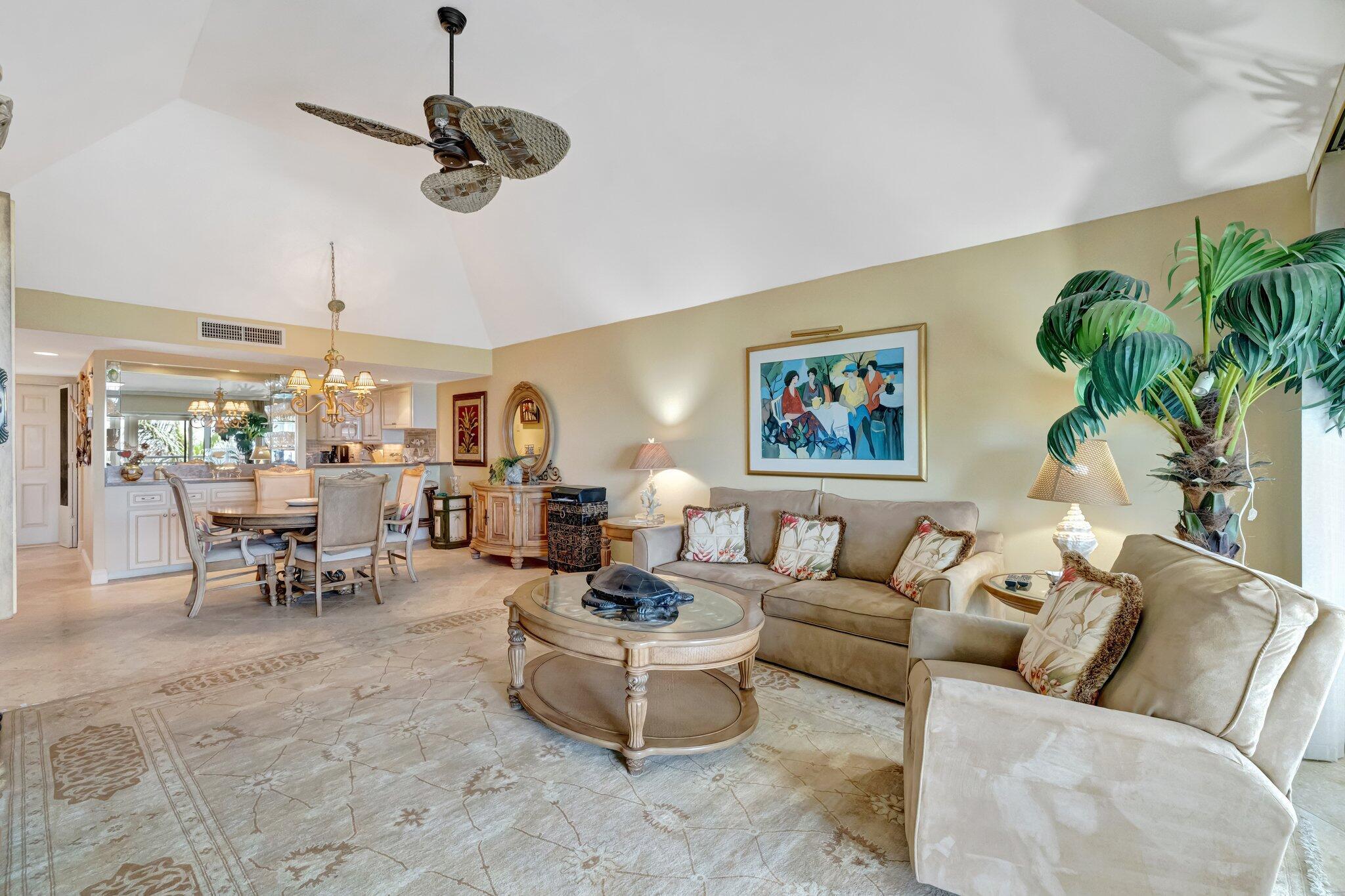 HUTCHINSON HOUSE CONDO - Residential