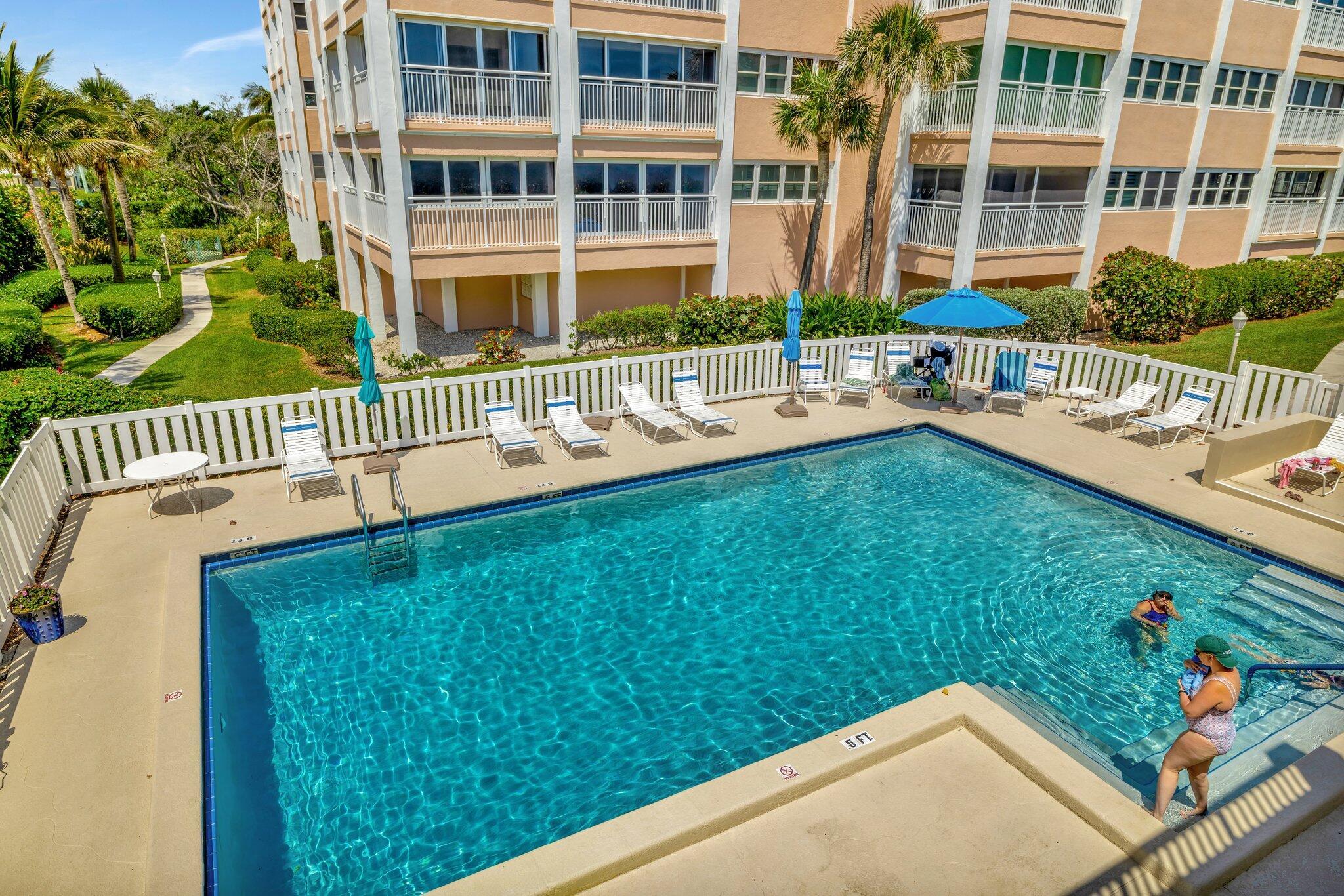 HUTCHINSON HOUSE CONDO - Residential