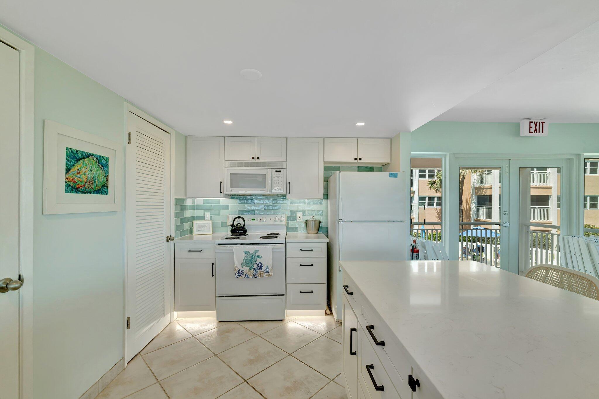 HUTCHINSON HOUSE CONDO - Residential