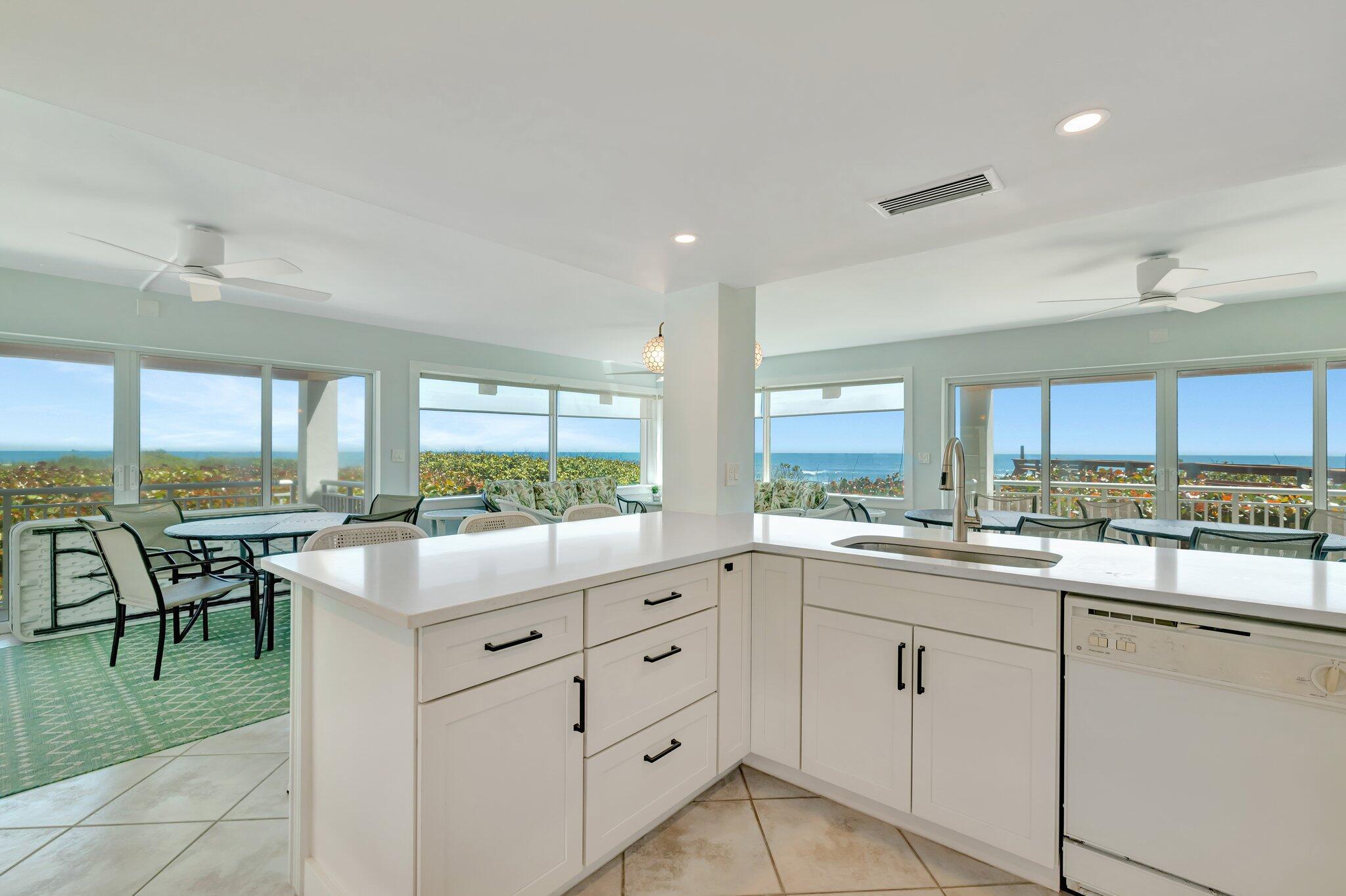 HUTCHINSON HOUSE CONDO - Residential