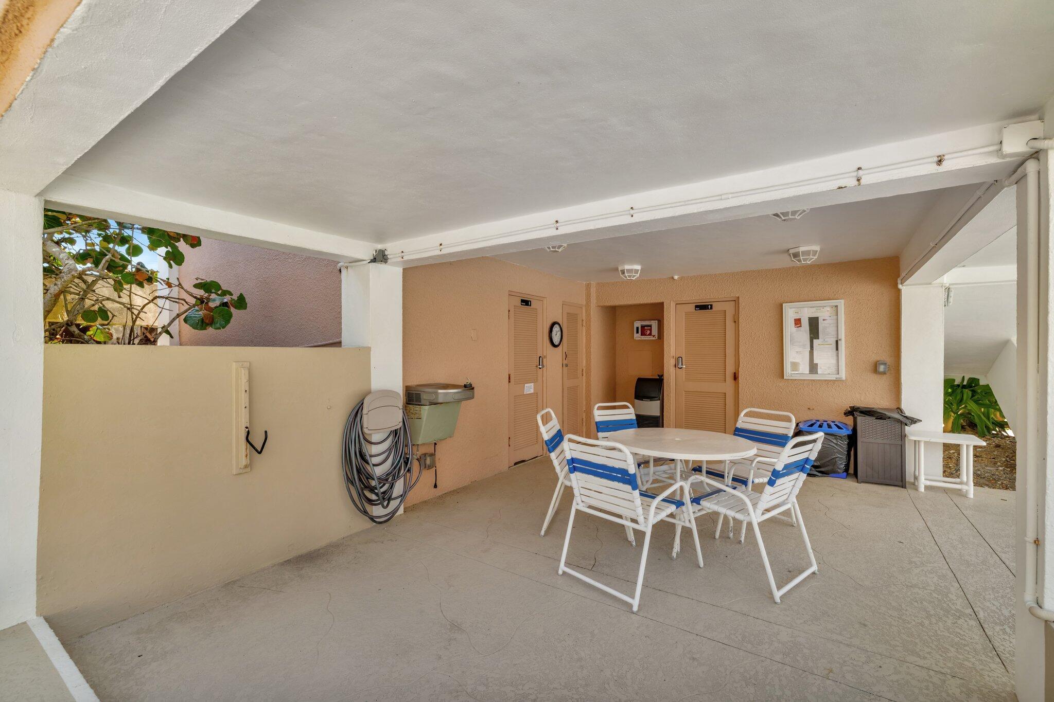 HUTCHINSON HOUSE CONDO - Residential
