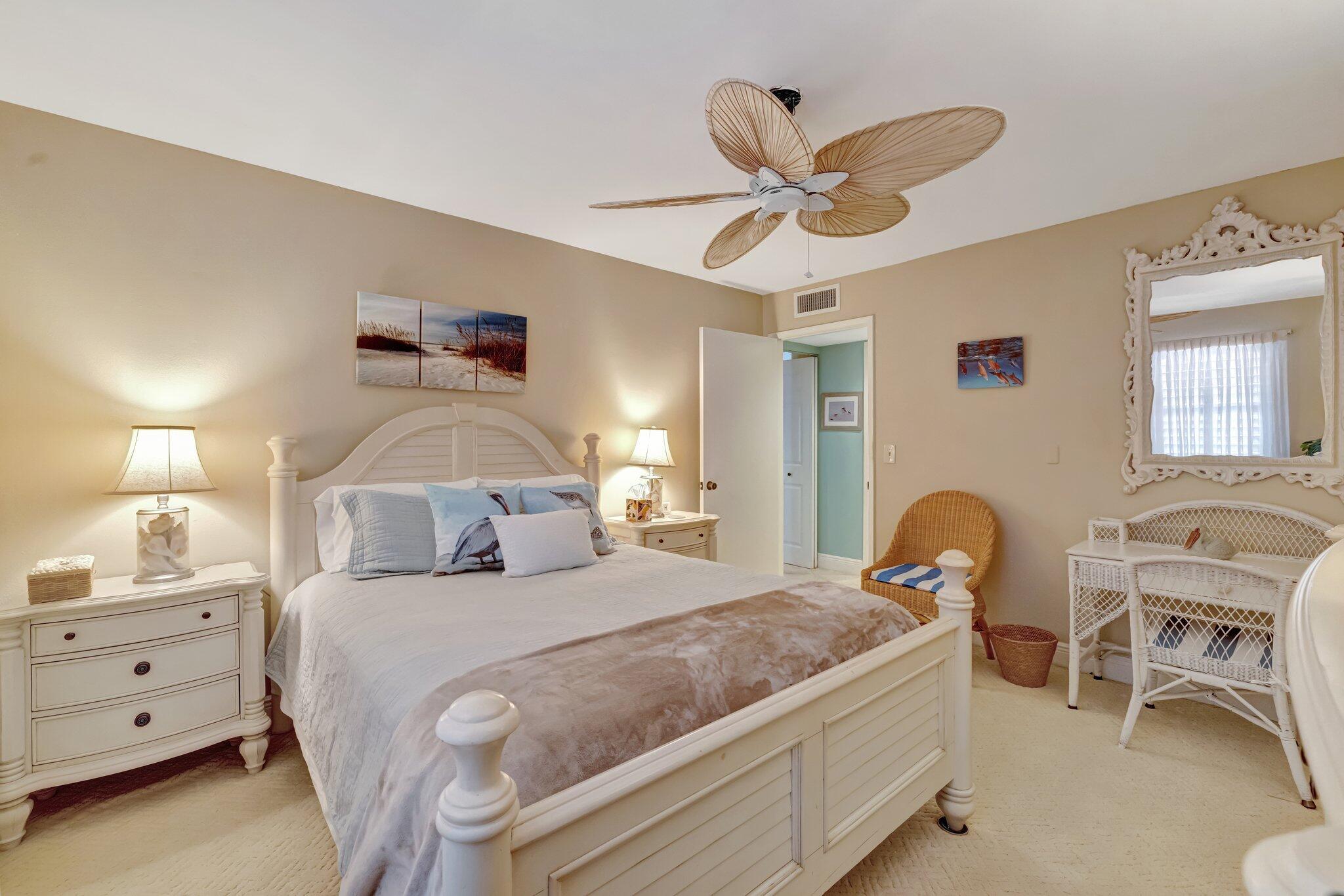 HUTCHINSON HOUSE CONDO - Residential