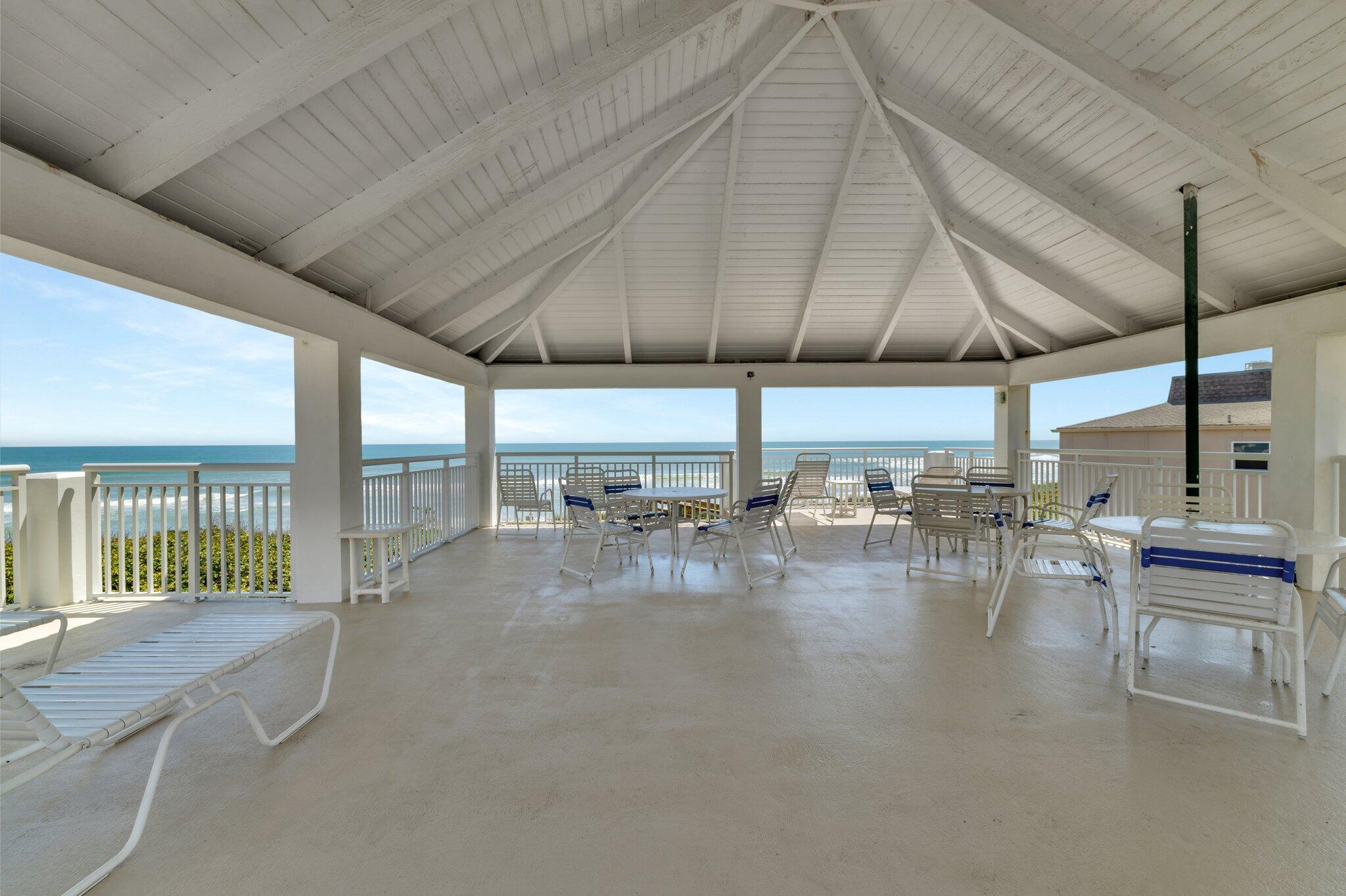 HUTCHINSON HOUSE CONDO - Residential
