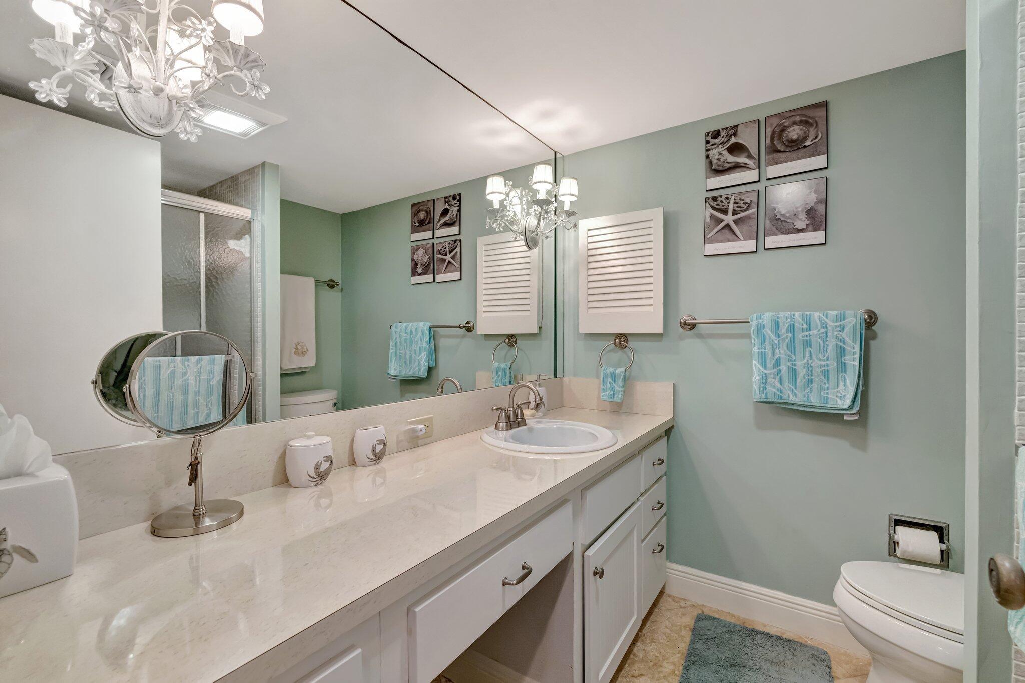 HUTCHINSON HOUSE CONDO - Residential