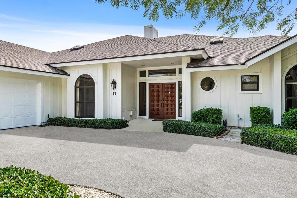 Photo of 11 Bayview Terrace, Tequesta, FL 33469 (MLS # R10966627)