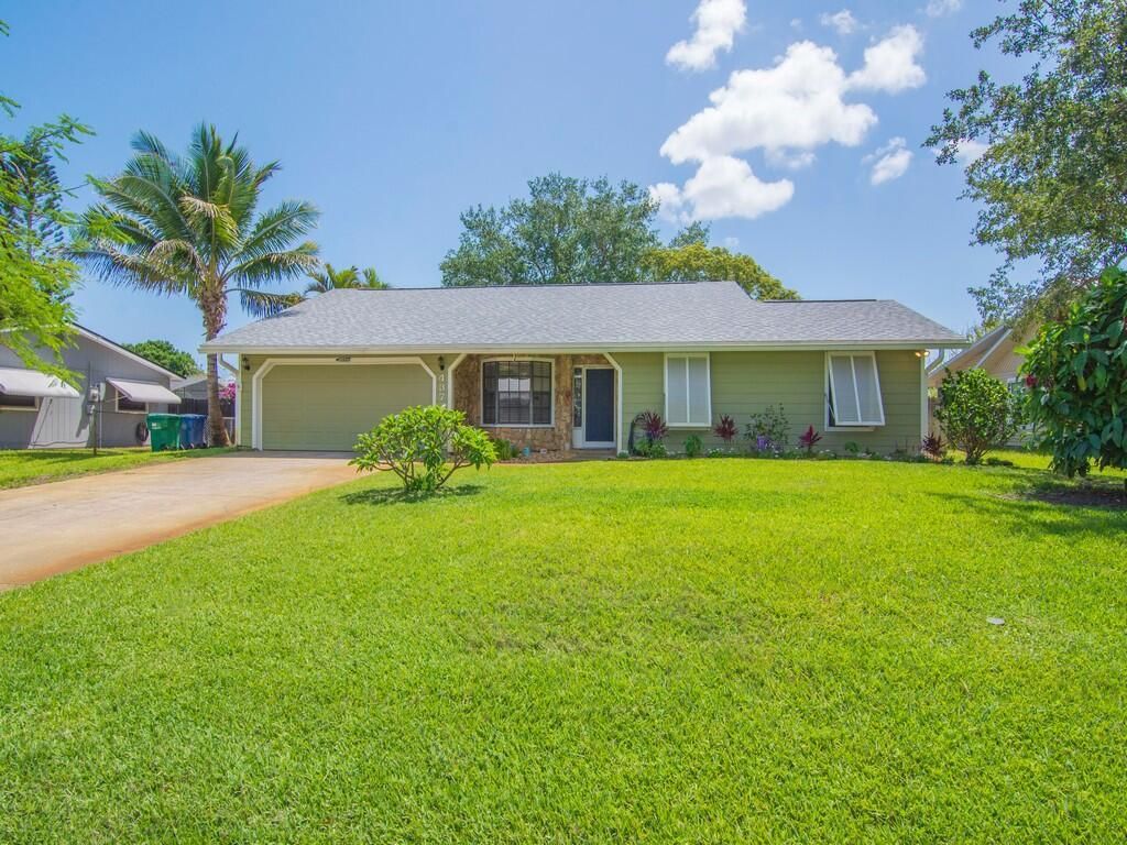 Photo of 437 Thomas Street, Sebastian, FL 32958 (MLS # R11082101)