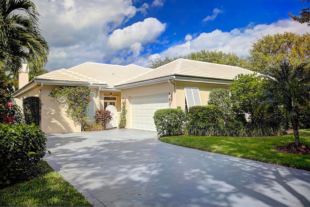 Photo of 14499 Cypress Island Circle, Palm Beach Gardens, FL 33410 (MLS # R10987477)