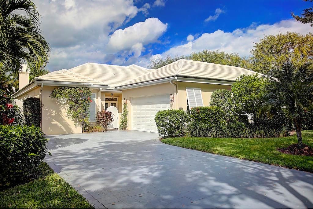 Photo of 14499 Cypress Island Circle, Palm Beach Gardens, FL 33410 (MLS # R10987477)