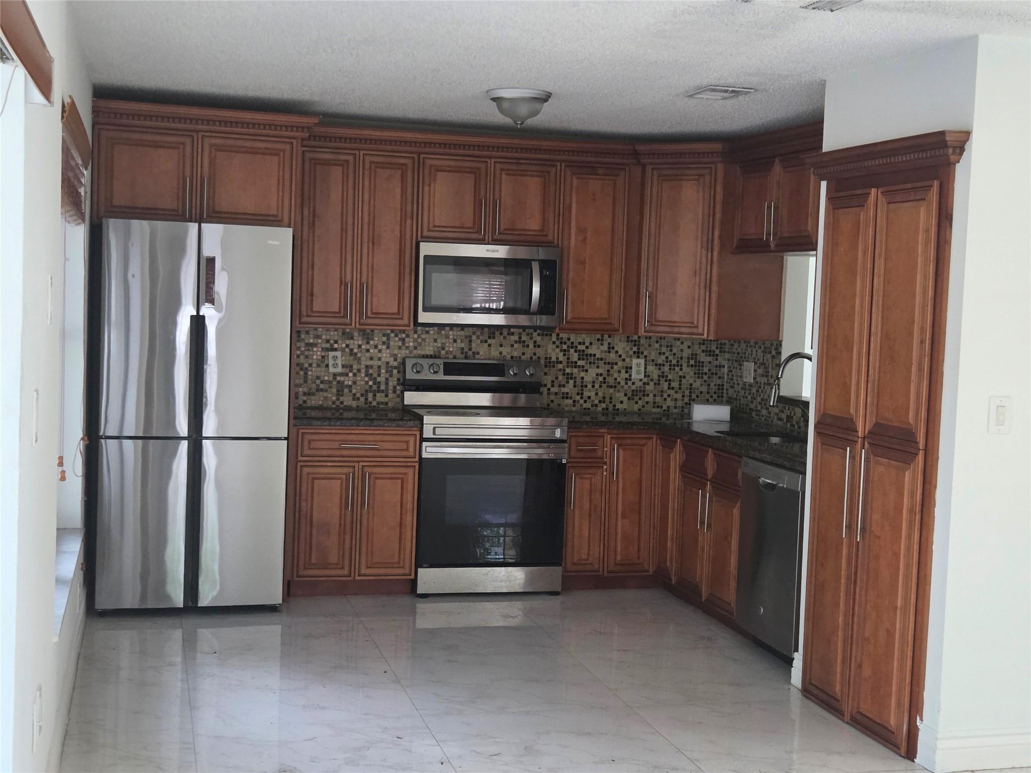 Country Creek Master 145- - Residential Lease