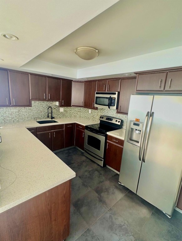 COMMODORE PLAZA CONDO - Residential