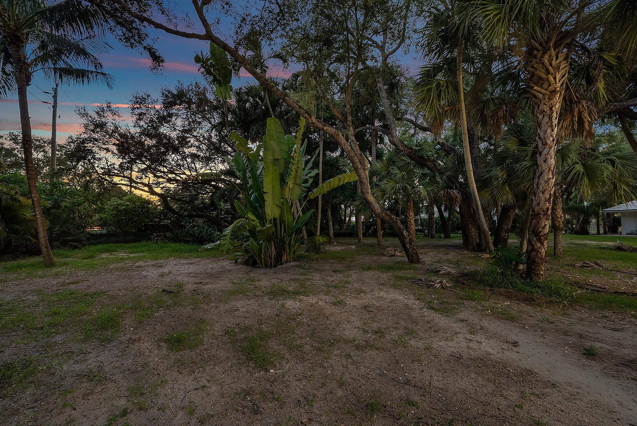 PALM BEACH FARMS CO PL - Land