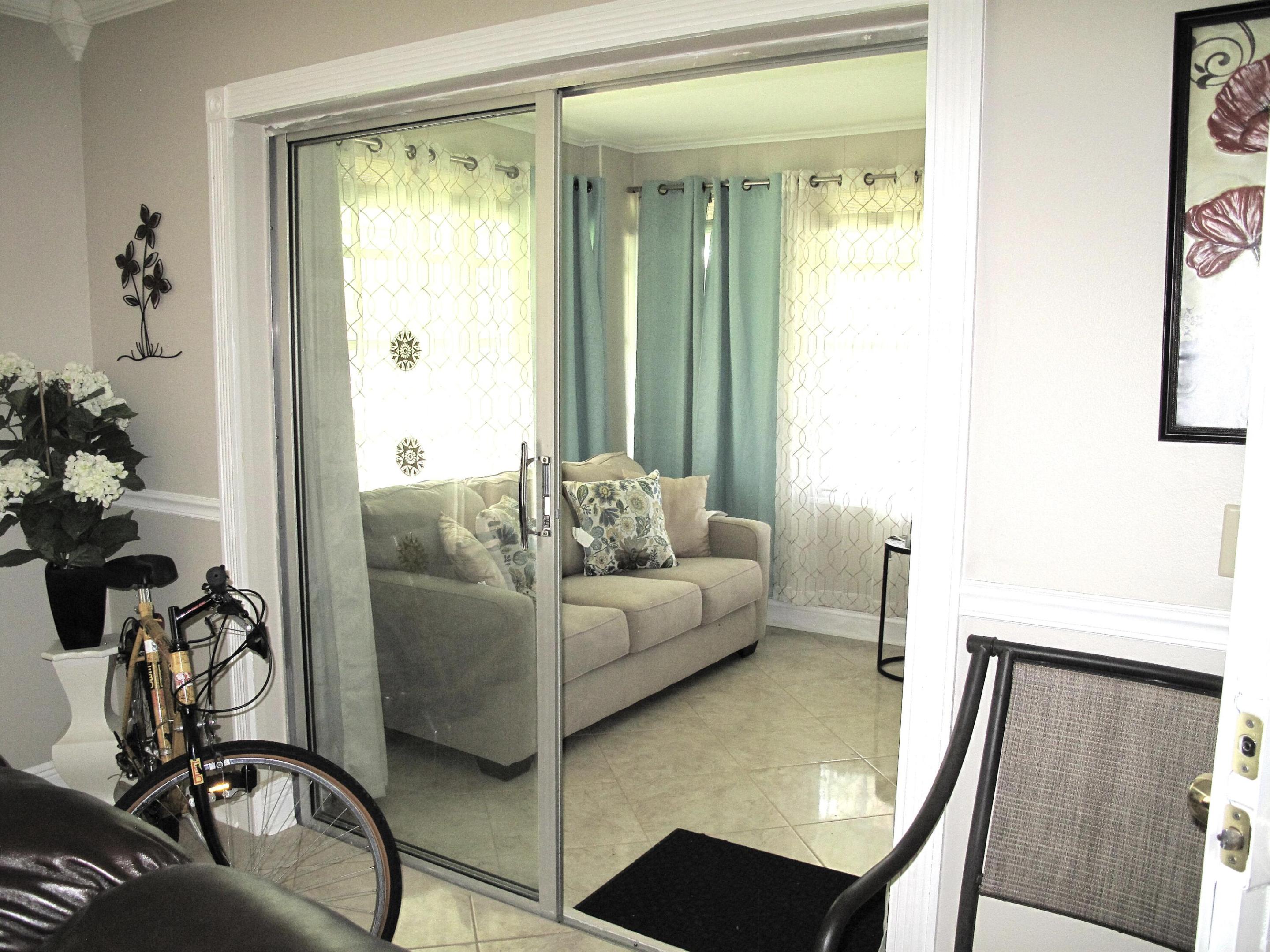 892 N High Point Boulevard N D