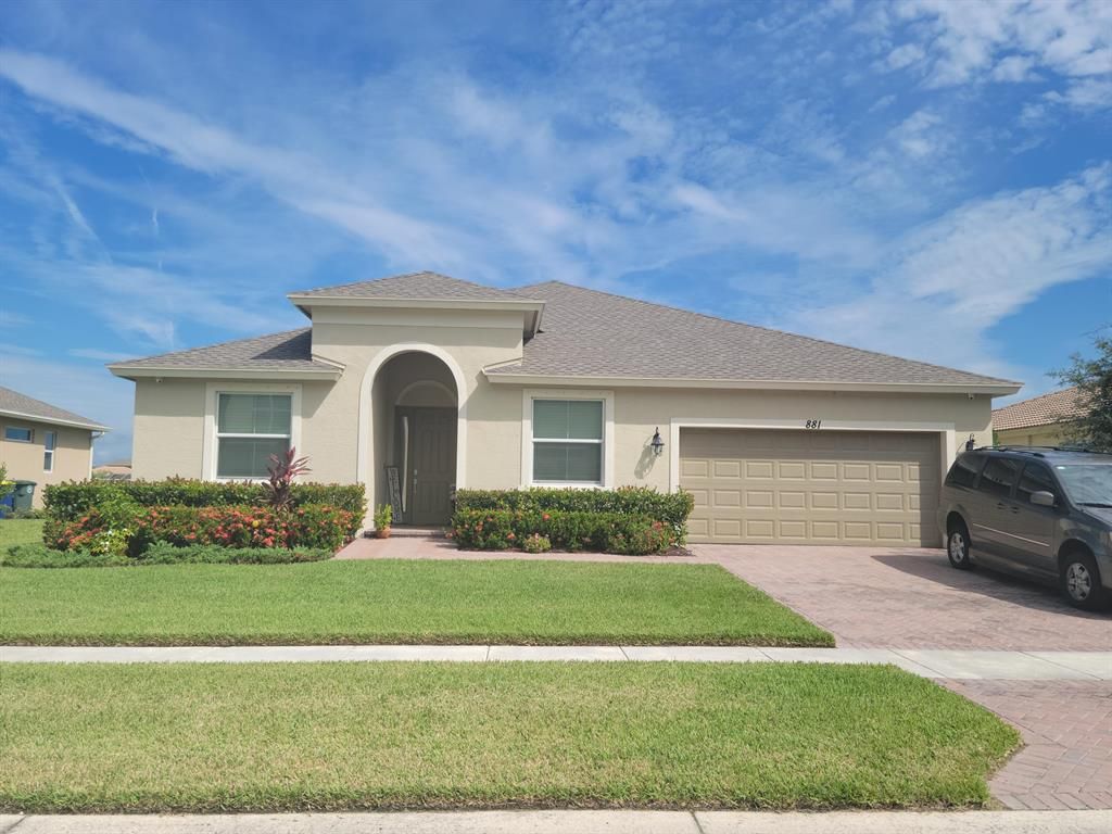 Photo of 881 Bent Creek Drive, Fort Pierce, FL 34947 (MLS # R10745828)