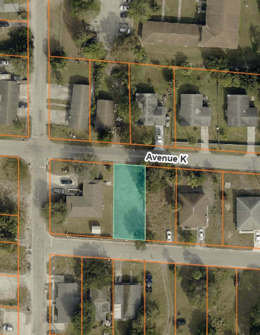 Photo of 1512 Avenue J, Fort Pierce, FL 34950 (MLS # B26062022)