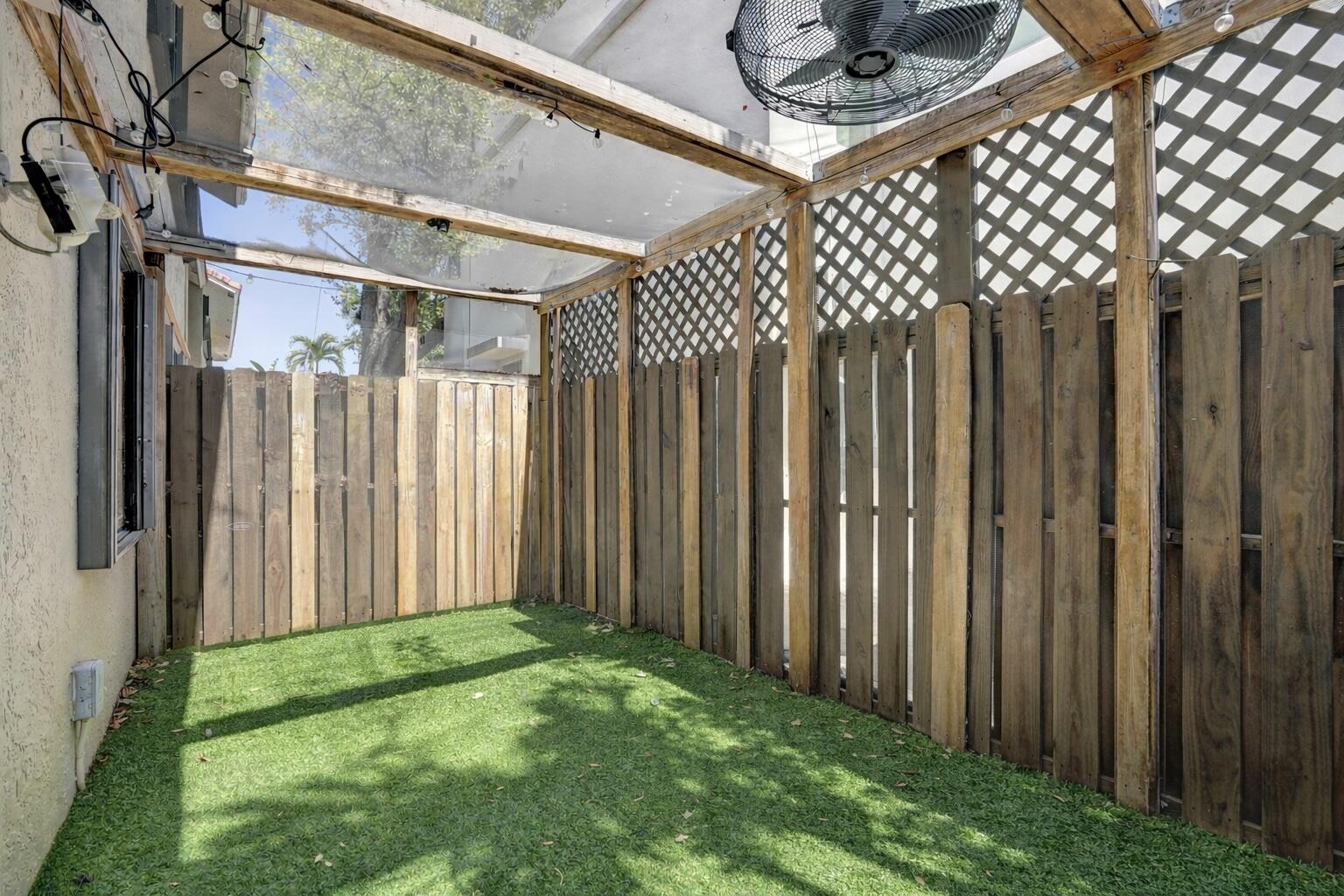 CAPISTRANO TOWNHOMES CONDO - Residential