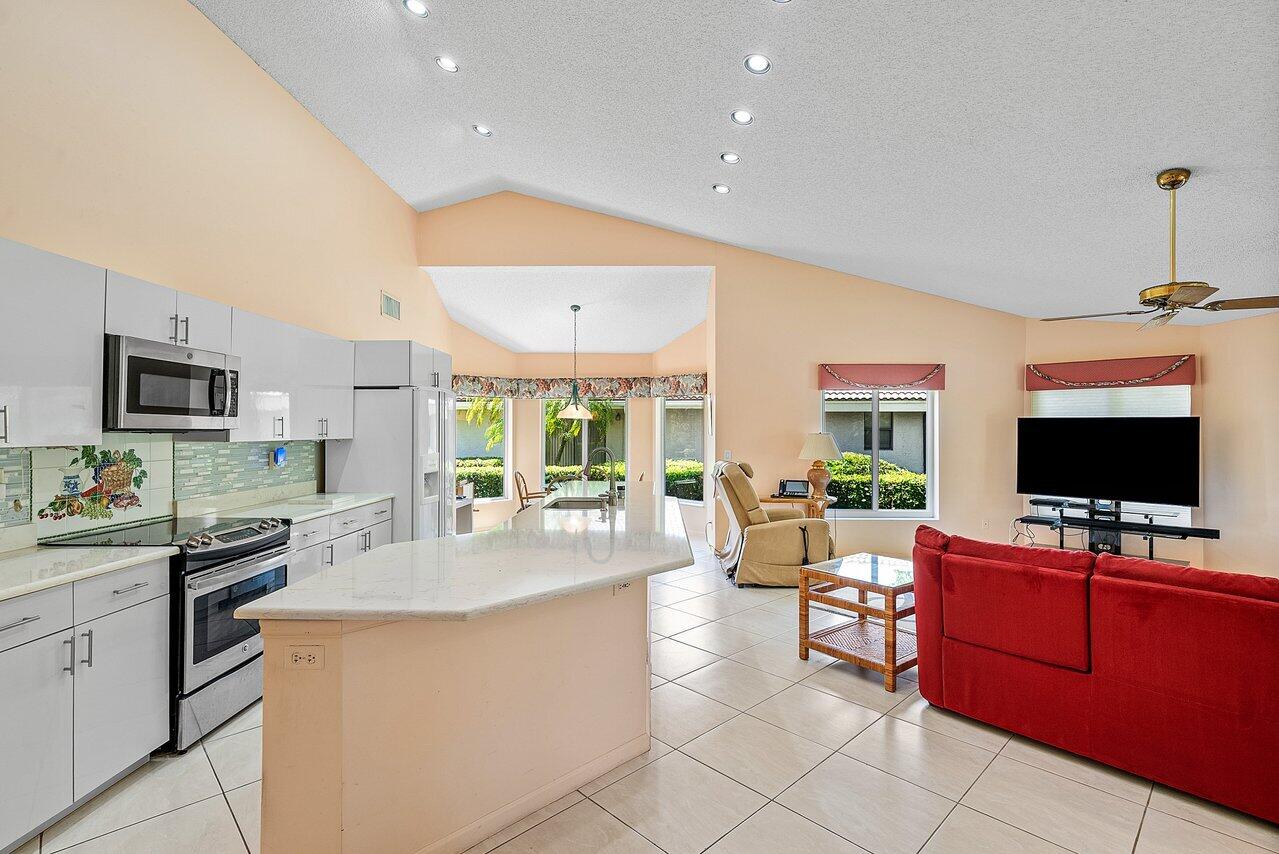 BOCA WOODS COUNTRY CLUB PH 1 - Residential