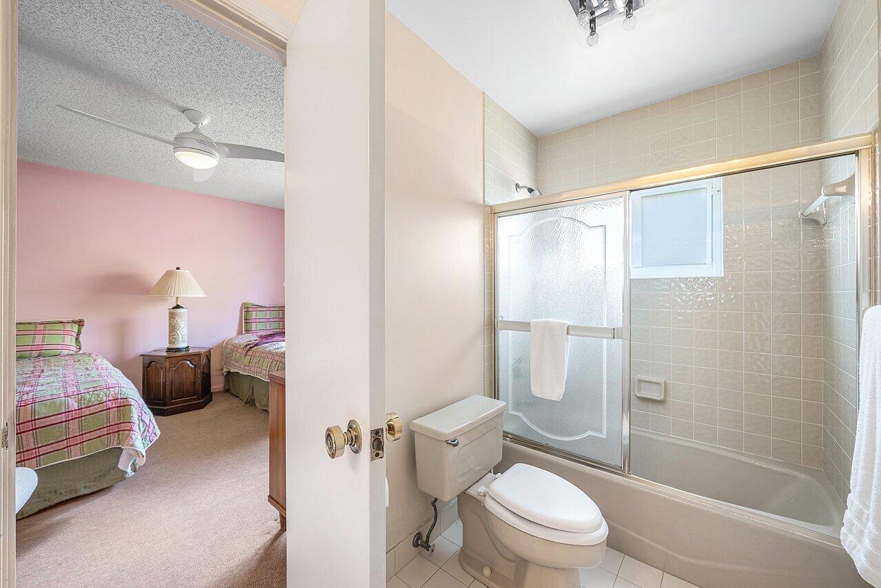 BOCA WOODS COUNTRY CLUB PH 1 - Residential