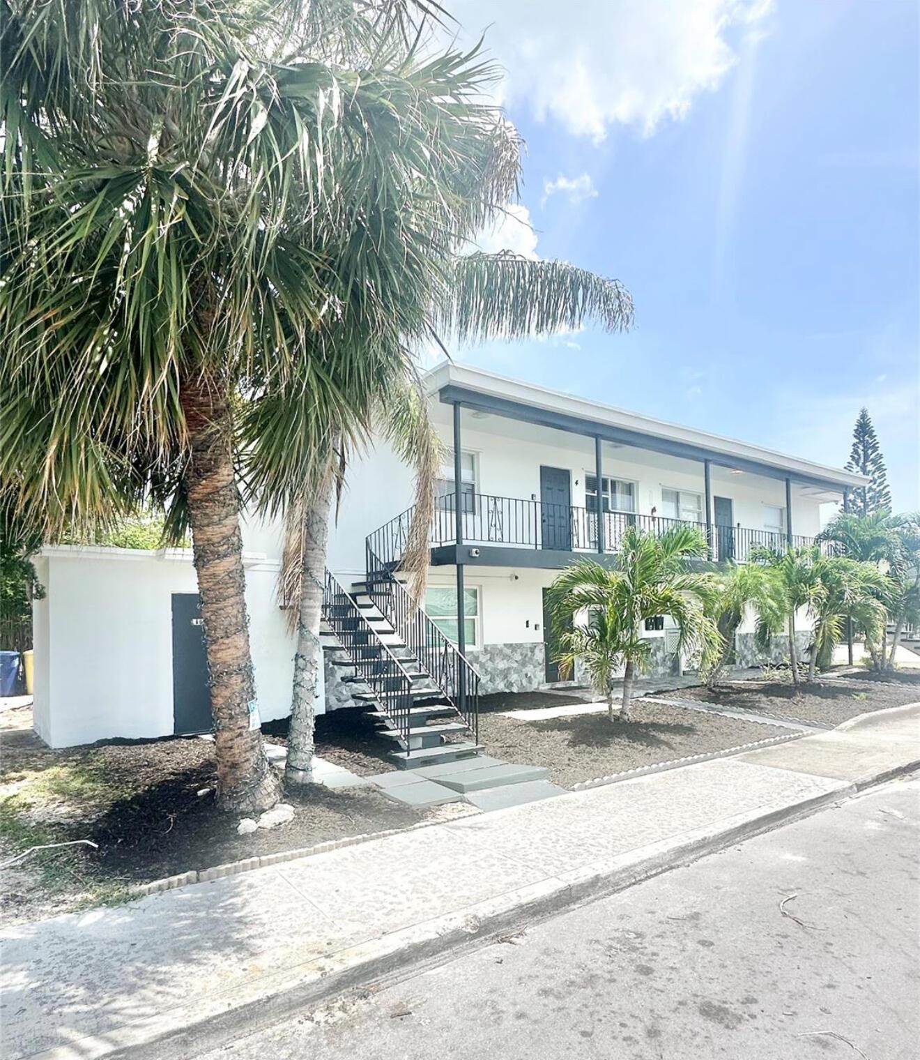 NORTH LAKE WORTH - Residential Lease