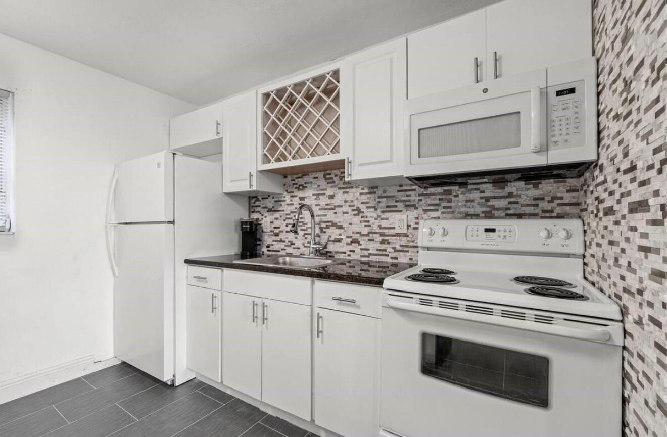 NORTH LAKE WORTH - Residential Lease