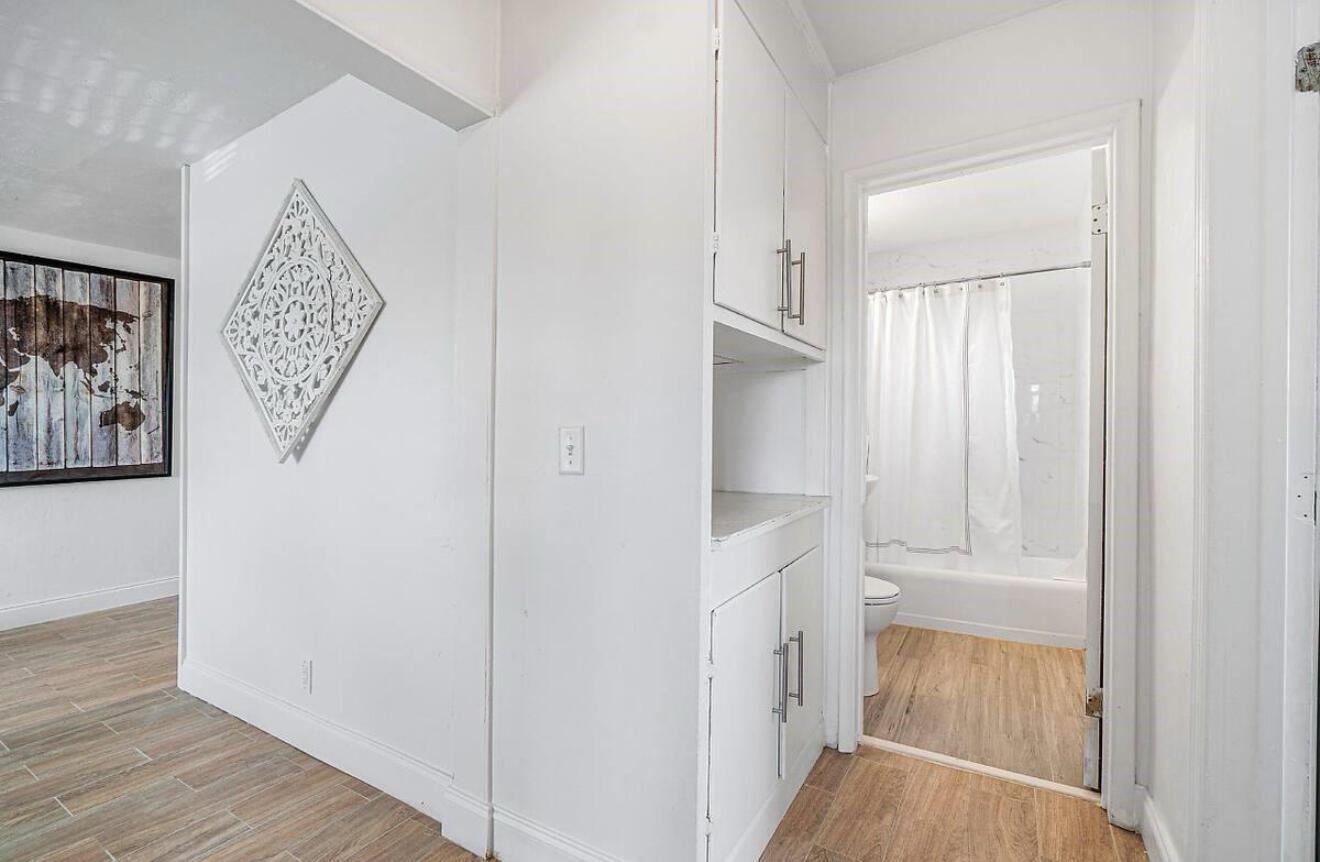 NORTH LAKE WORTH - Residential Lease