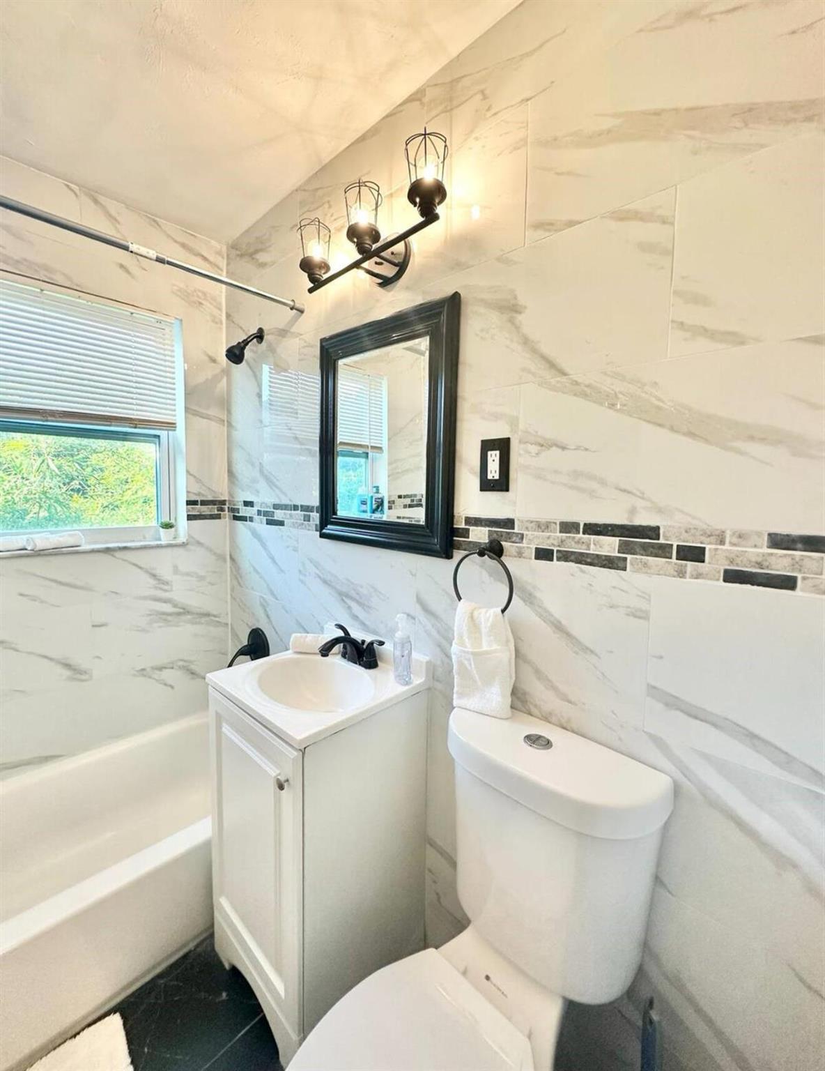 NORTH LAKE WORTH - Residential Lease