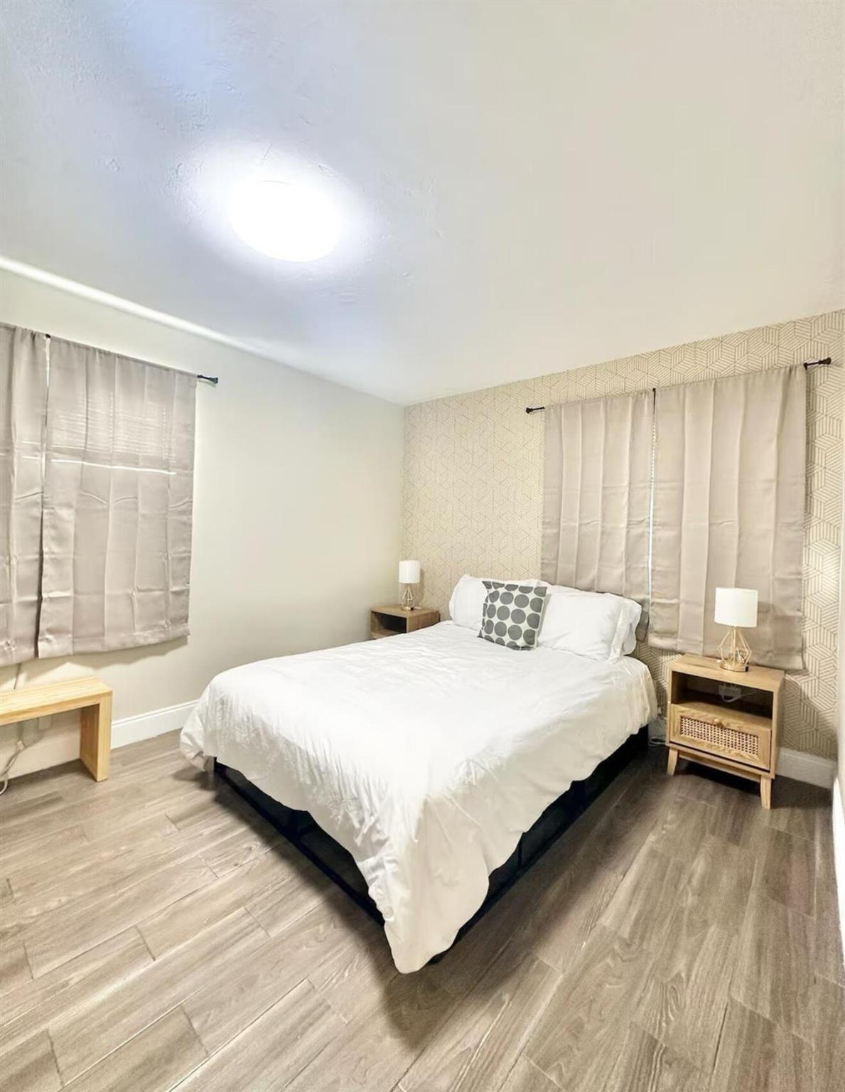 NORTH LAKE WORTH - Residential Lease