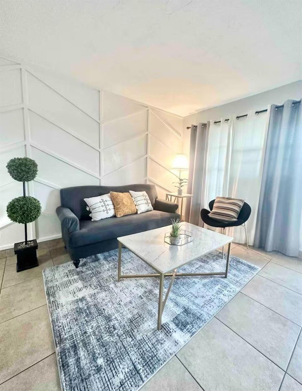 NORTH LAKE WORTH - Residential Lease