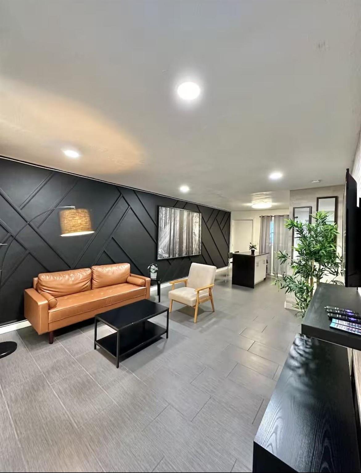 NORTH LAKE WORTH - Residential Lease