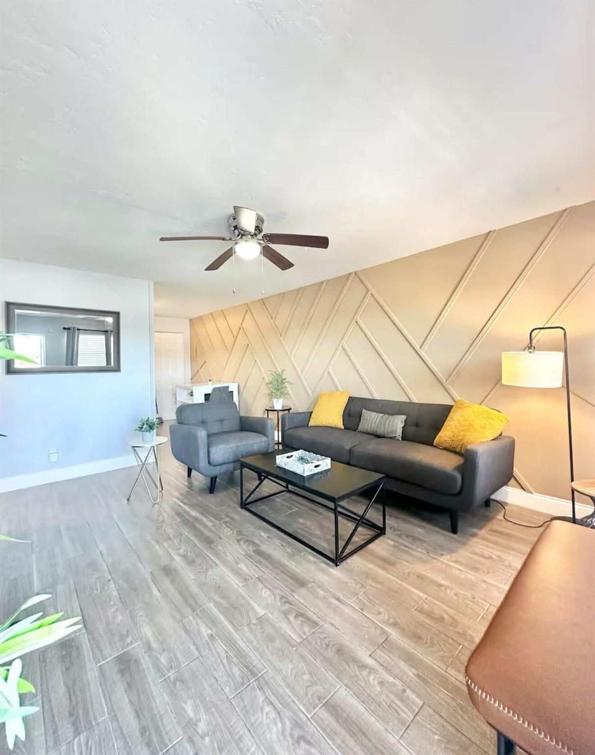 NORTH LAKE WORTH - Residential Lease