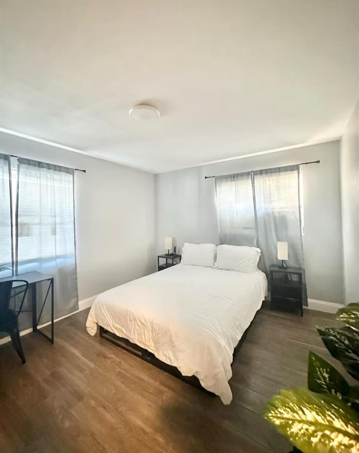 NORTH LAKE WORTH - Residential Lease