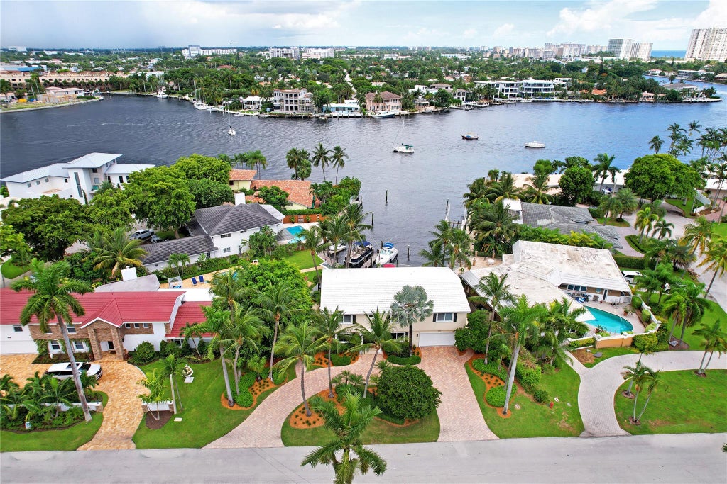 Photo of 2445 SE 8th St, Pompano Beach, FL 33062 (MLS # F10393954)