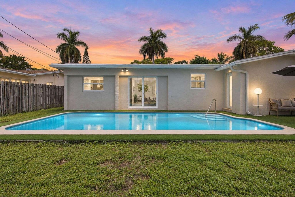 Photo of 7640 SUNSET STRIP, Sunrise, FL 33322 (MLS # B26078603)