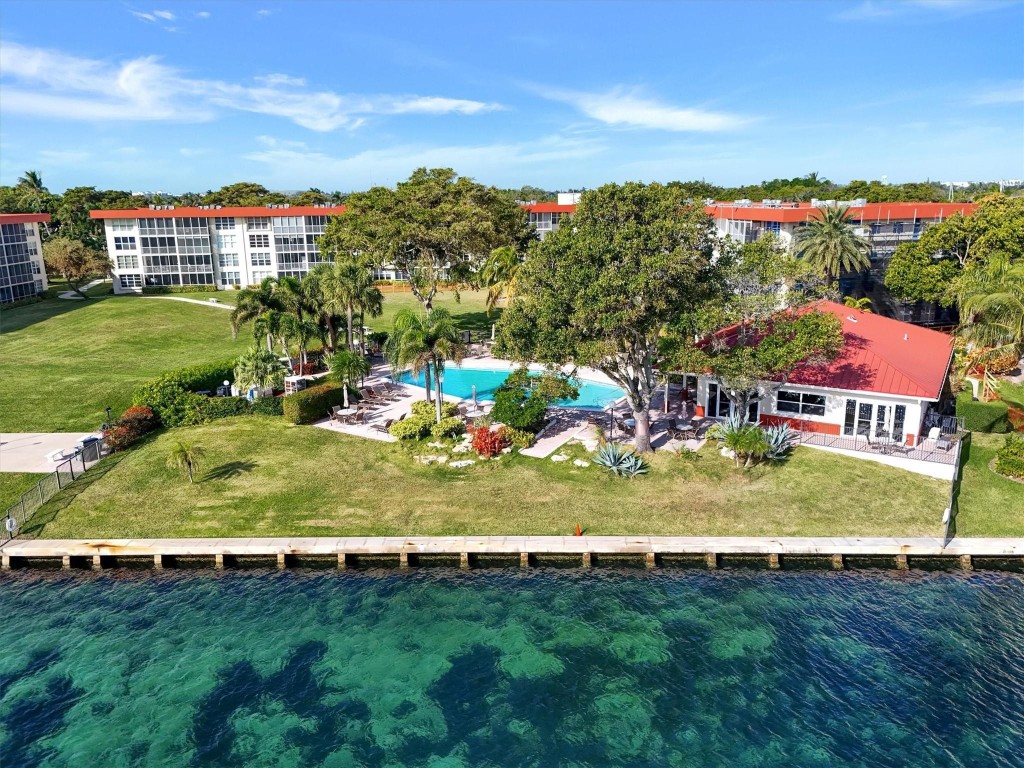 PALM AIRE AT CORAL KEYS - Residential