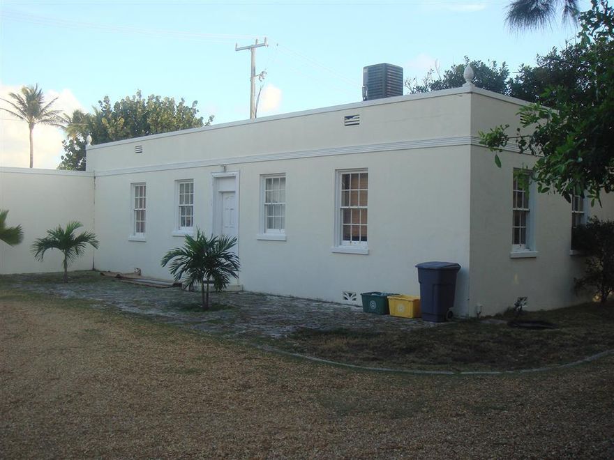 ESTATE SECTION!!! BUILD YOUR DREAM HOUSE ON APPROX 18,800 SF LOT WITH OCEAN VIEWS FROM 2ND FLOOR. EXISTING HOUSE IS A TEAR DOWN LOT IS ACROSS THE STREET FROM THE OCEAN. INITATION FEE AT MAR A LAGO WAIVED FOR WOODBRIDGE HOMES. WALK WAY TO OCEAN ACROSS THE STREET. IDEAL LOCATION CLOSE TO WORTH AVE AND AIRPORT AND ONE BLOCK FROM MAR A LAGO.