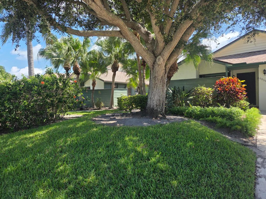 Photo of 6856 SE Bunker Hill Drive, Hobe Sound, FL 33455 (MLS # B26038542)